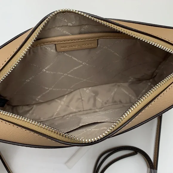 MICHAEL KORS LARGE EAST WEST CROSSBODY CAMEL COLOR - Picture 8 of 15